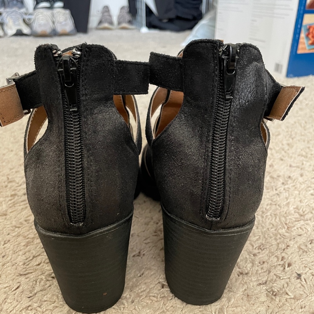 BLACK BOOTIES - Picture 3 of 4